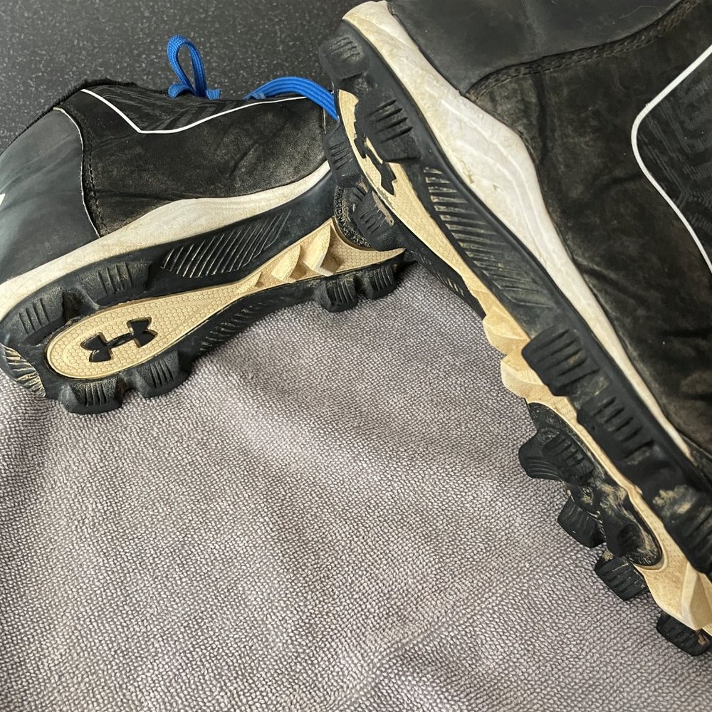cleats - Picture 2 of 5
